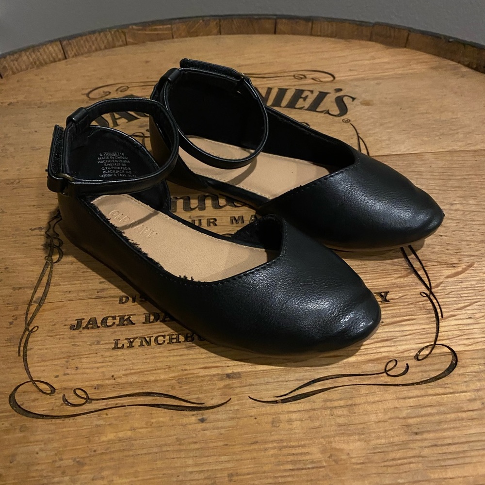 Old Navy Black Pointed Toe Flats